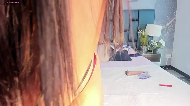 Nahomi Wild online show from March 3, 8:11 pm