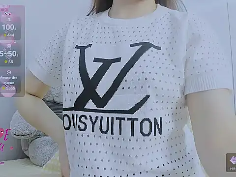 Linh diudang online show from October 19, 2:34 am