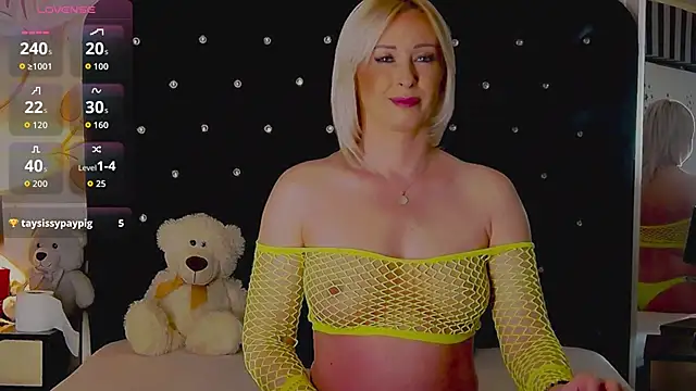 OliviaShaw23 online show from April 21, 1:42 am