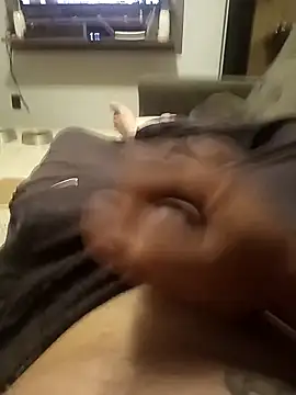 Snapshot of dredre1069 chatting on September 28, 10:37 pm dredre1069 online show from September 28, 10:37 pm