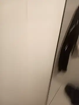 Snapshot of dredre1069 chatting on October 13, 10:43 pm dredre1069 online show from October 13, 10:43 pm