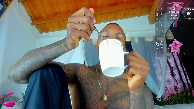 esteveen ortegas  online show from October 27, 1:37 pm