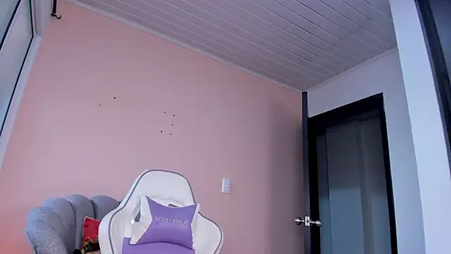 lili turner online show from December 9, 2:17 pm