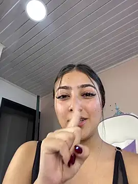 lili turner online show from December 10, 1:22 pm