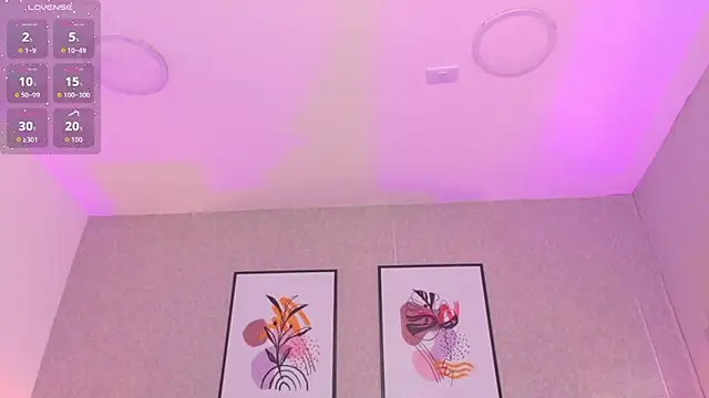 CheneellLorens online show from October 9, 7:01 pm