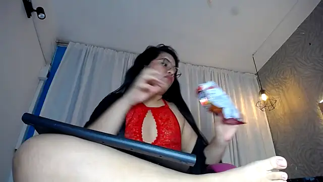 Snapshot of KEYRA-MILLER- chatting on February 14, 7:17 am KEYRA-MILLER- online show from February 14, 7:17 am