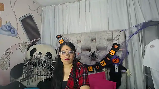 KEYRA-MILLER- online show from November 1, 2:35 am