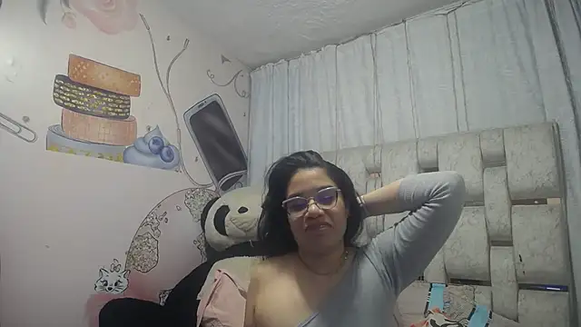 KEYRA-MILLER- online show from February 2, 2:21 am