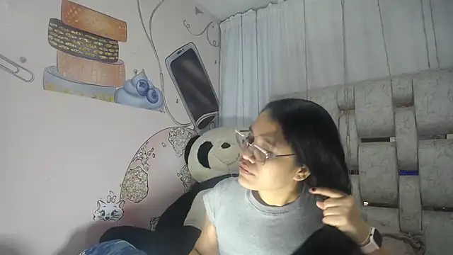 KEYRA-MILLER- online show from February 3, 2:21 am