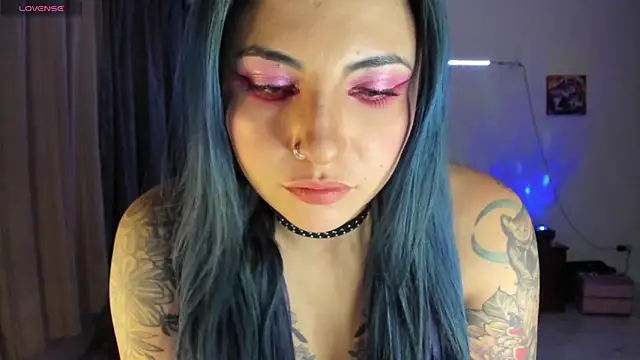 black wiidow online show from March 30, 4:57 am