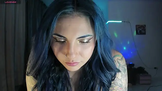 black wiidow online show from April 23, 2:02 am