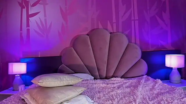 Snapshot of Lezy_ chatting on January 20, 10:48 pm Lezy  online show from January 20, 10:48 pm