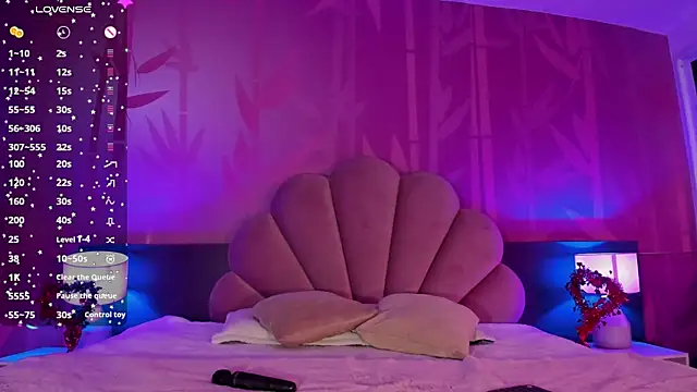 Snapshot of Lezy_ chatting on February 17, 4:26 pm Lezy  online show from February 17, 4:26 pm