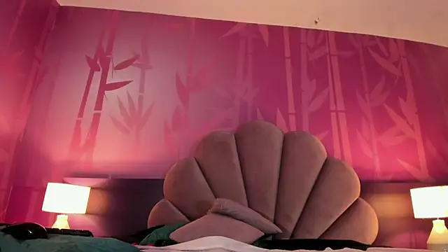 Snapshot of Lezy_ chatting on March 20, 11:02 pm Lezy  online show from March 20, 11:02 pm