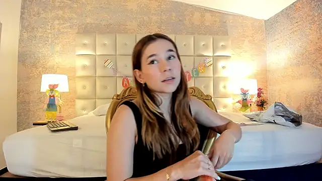 Lezy  online show from April 22, 7:37 pm