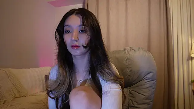 Snapshot of Sarasuo1 chatting on June 12, 2:38 pm Sarasuo1 online show from June 12, 2:38 pm