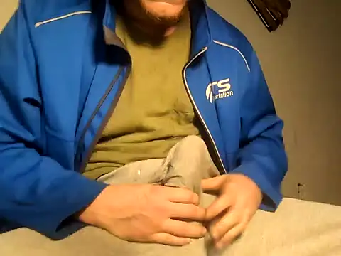 Dogz n daugthers online show from December 18, 3:11 pm