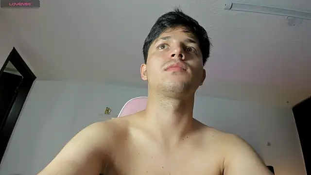 Issac james  online show from September 13, 4:56 am