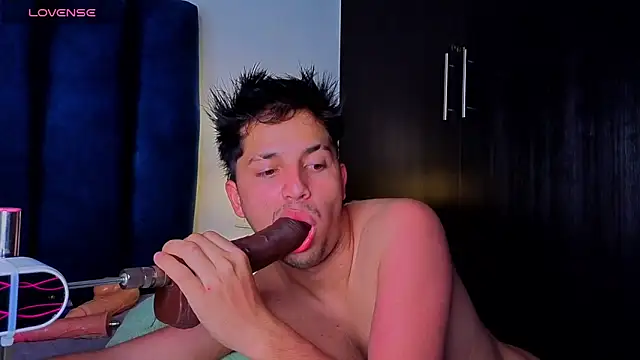 Issac james  online show from April 14, 3:34 am