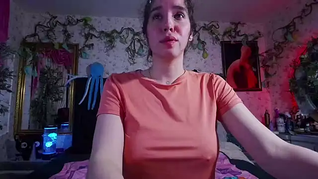 Snapshot of Elizabeth77_ chatting on March 4, 10:24 am Elizabeth77 online show from March 4, 10:24 am