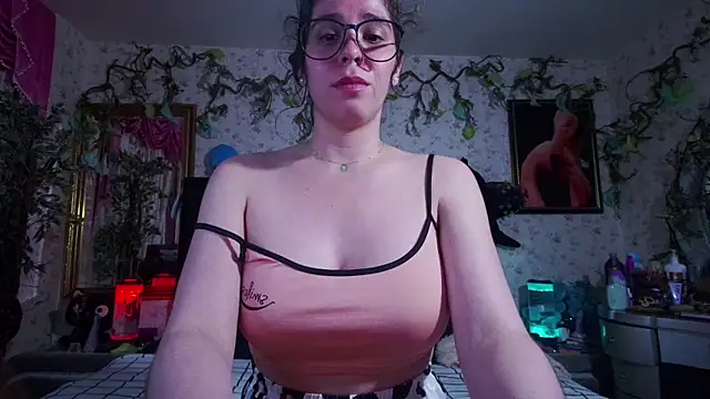 Snapshot of Elizabeth77_ chatting on September 20, 10:22 pm Elizabeth77 online show from September 20, 10:22 pm