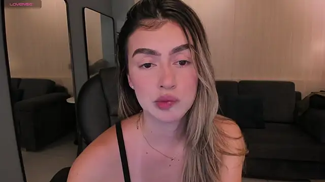 Snapshot of PaulinaSantos_ chatting on March 9, 5:17 pm PaulinaSantos online show from March 9, 5:17 pm