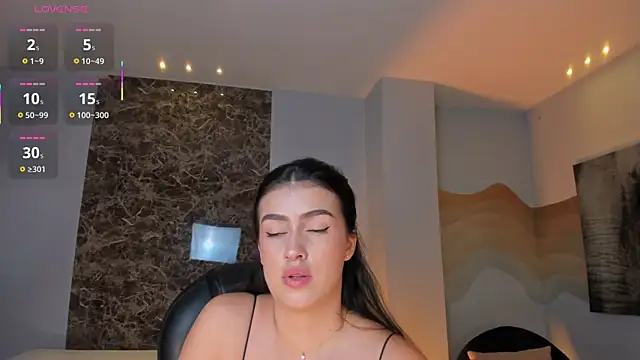 PaulinaSantos  online show from May 30, 8:06 pm