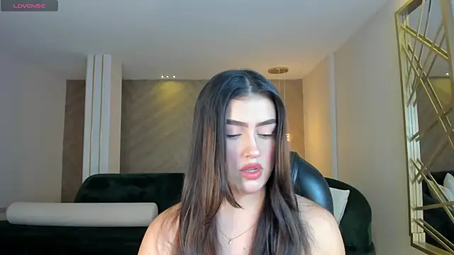 PaulinaSantos  online show from June 9, 7:25 pm