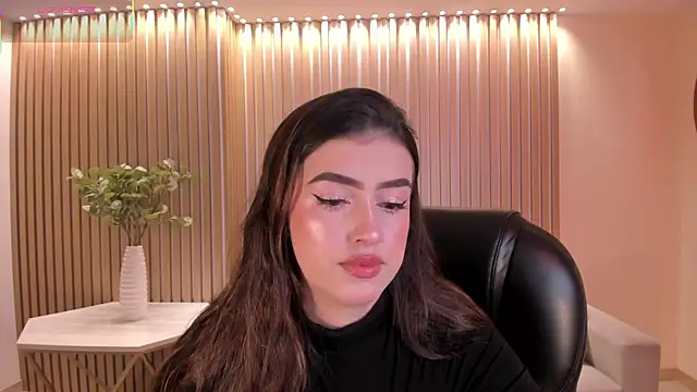 Snapshot of PaulinaSantos_ chatting on July 19, 5:49 pm PaulinaSantos online show from July 19, 5:49 pm