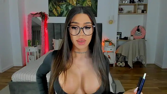 Fancy Jenn online show from November 17, 8:25 pm