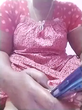 Snapshot of Tamilpriya46 chatting on December 19, 6:56 pm Tamilpriya46 online show from December 19, 6:56 pm