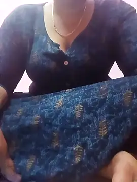 Snapshot of Tamilpriya46 chatting on December 20, 4:57 pm Tamilpriya46 online show from December 20, 4:57 pm