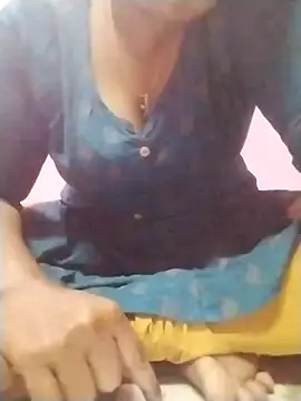 Snapshot of Tamilpriya46 chatting on January 17, 7:41 am Tamilpriya46 online show from January 17, 7:41 am