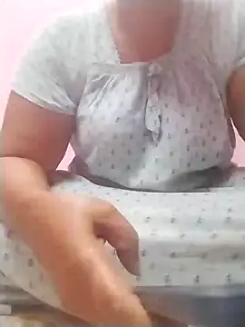 Snapshot of Tamilpriya46 chatting on January 31, 1:34 pm Tamilpriya46 online show from January 31, 1:34 pm