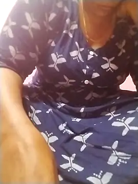 Snapshot of Tamilpriya46 chatting on February 15, 8:11 am Tamilpriya46 online show from February 15, 8:11 am