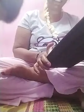 Snapshot of Tamilpriya46 chatting on March 17, 5:27 pm Tamilpriya46 online show from March 17, 5:27 pm