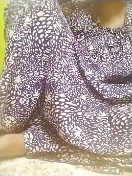 Snapshot of Tamilpriya46 chatting on September 28, 4:45 pm Tamilpriya46 online show from September 28, 4:45 pm