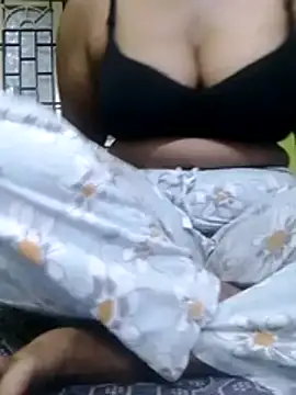 Snapshot of Tamilpriya46 chatting on October 21, 4:51 pm Tamilpriya46 online show from October 21, 4:51 pm