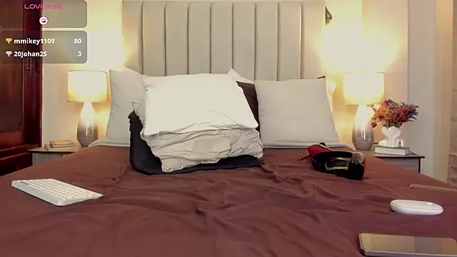 romina-brunette online show from March 10, 1:27 pm