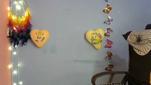 Snapshot of Black_cat_cutie chatting on December 11, 3:45 am Black cat cutie online show from December 11, 3:45 am