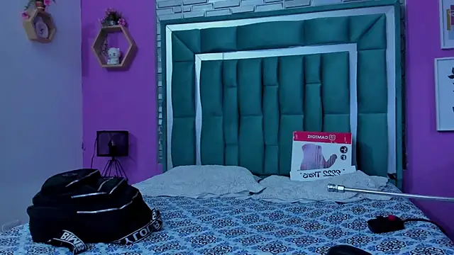 LORENSCOLLINS online show from March 6, 12:45 pm