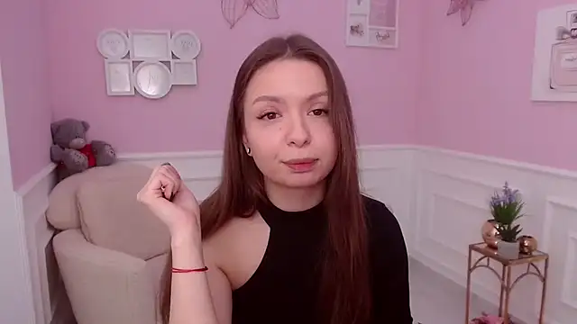 Snapshot of LucySkilar chatting on December 2, 6:41 am LucySkilar online show from December 2, 6:41 am