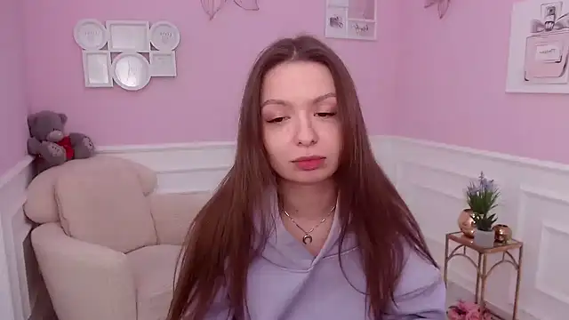 Snapshot of LucySkilar chatting on December 3, 5:31 am LucySkilar online show from December 3, 5:31 am