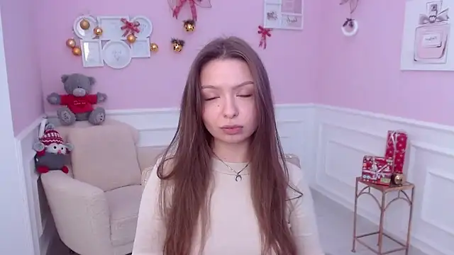 Snapshot of LucySkilar chatting on December 29, 5:42 am LucySkilar online show from December 29, 5:42 am