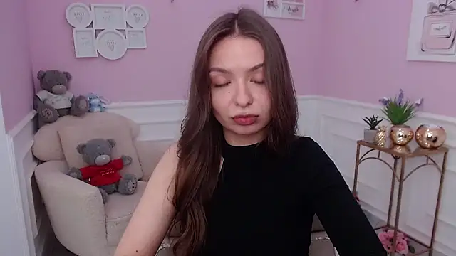 Snapshot of LucySkilar chatting on September 9, 4:56 am LucySkilar online show from September 9, 4:56 am