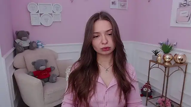 Snapshot of LucySkilar chatting on September 12, 4:23 am LucySkilar online show from September 12, 4:23 am