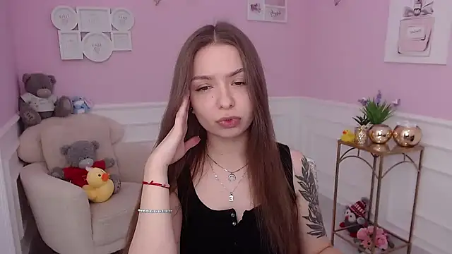 Snapshot of LucySkilar chatting on September 28, 4:18 am LucySkilar online show from September 28, 4:18 am