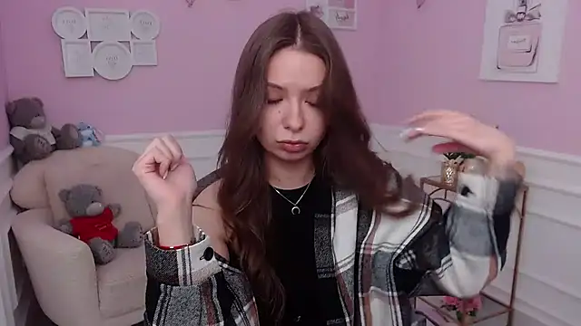 Snapshot of LucySkilar chatting on October 28, 5:22 am LucySkilar online show from October 28, 5:22 am