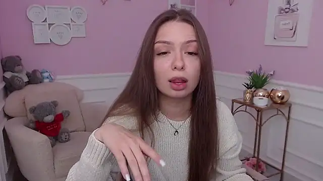 Snapshot of LucySkilar chatting on November 2, 6:16 am LucySkilar online show from November 2, 6:16 am