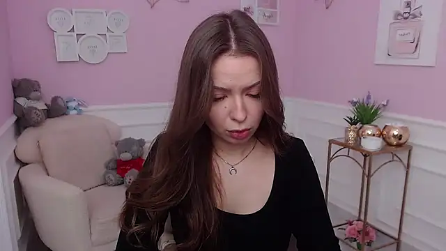 Snapshot of LucySkilar chatting on November 20, 5:40 am LucySkilar online show from November 20, 5:40 am